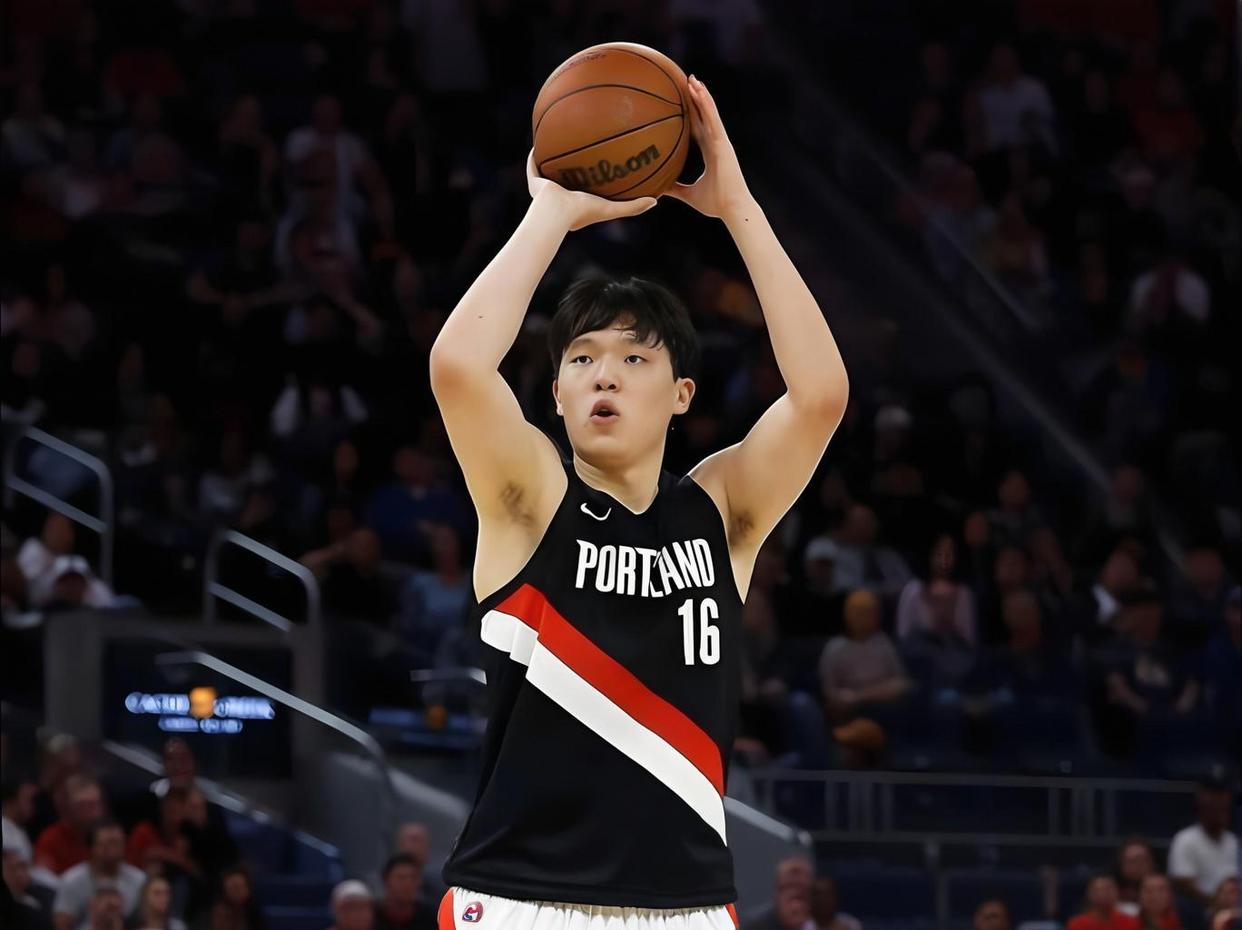 爱游戏APP-关于NBA总决赛赛前再迎强敌，新奥尔良鹈鹕篮板制胜，主帅态度：气氛紧张，赛季目标并未改变的信息