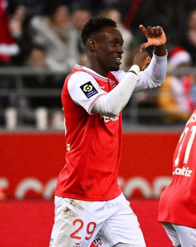 爱游戏-布莱顿关键时刻调整名单，志在法甲名次提升，更衣室稳定，年轻球员得到机会的简单介绍